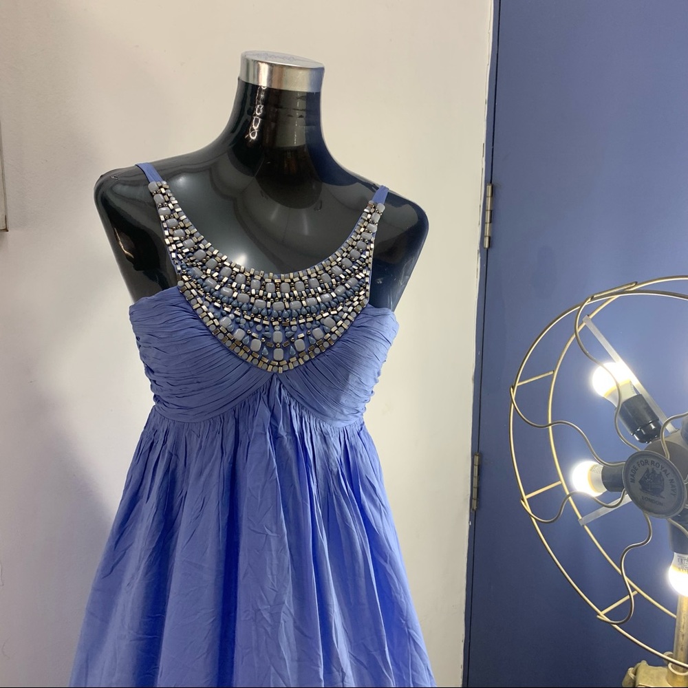 👗 FOREVER NEW Dress with the Neck Design of Stitched Handcrafted Stones - Picture 6 of 11